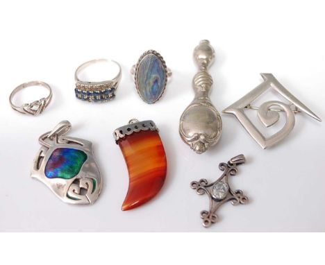 Assorted contemporary silver and white metal jewellery, to include enamel set pendant in the manner of Archibald Knox, a cz s