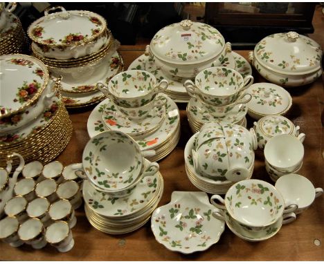 A Wedgwood 8-place setting tea and dinner service in the Wild Strawberry patternCondition report: Comprising: 7 dinner plates