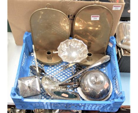 A collection of metalware, to include a Christofle silver plated dish in the form of an apple, a pair of brass wall sconces, 