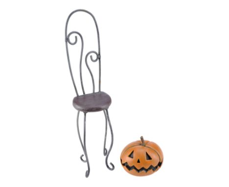 THE NIGHTMARE BEFORE CHRISTMAS (1993) - Sally's (Catherine O'Hara) Chair with Pumpkin - Sally's (Catherine O'Hara) chair with