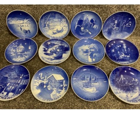 Total of 12 Danish Royal Copenhagen Jule-after plates