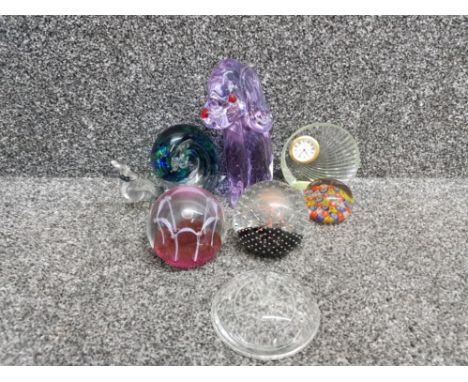 Tray of miscellaneous art glass to include alexandrite wedgwood millefiori patterned paperweight caithness etc