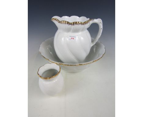 A wash basin and ewer set