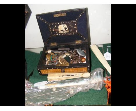 Various collectables, including brooches, jewellery box, hat pins 