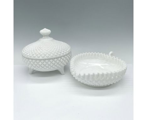 This vintage glass set features a charming diamond-patterned lidded and footed dish, complemented by a heart-shaped dish ador