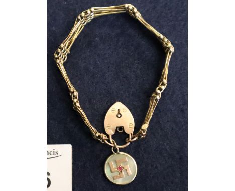 9ct gold Victorian gate bracelet.  Weight approx 8.3 grams.(B.P. 21% + VAT) 