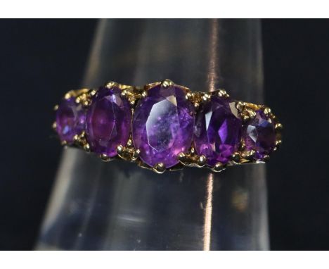 9ct gold amethyst ring. 2.9g approx, ring size N & 1/2.(B.P. 21% + VAT) 