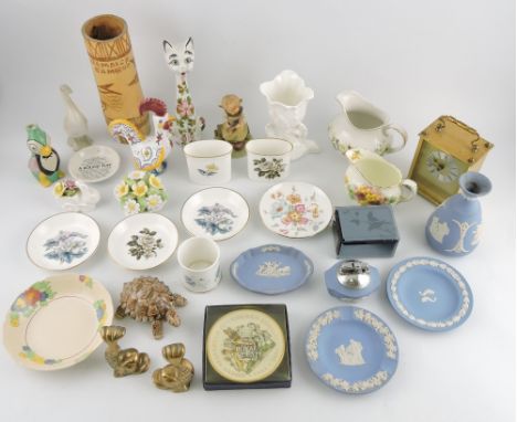 A small quantity of 20th century decorative ceramics, including Wedgwood, Royal Worcester and a Hummel figure, (qty)
