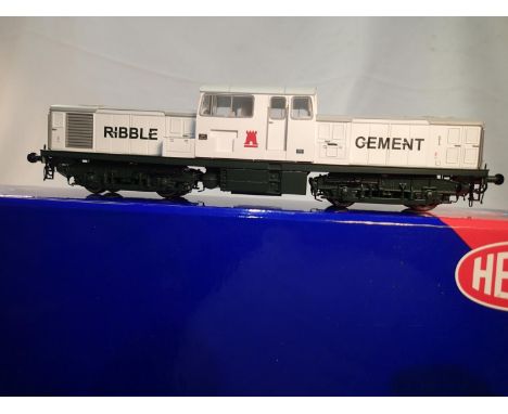 OO scale Heljan 17061, class 17, Ribble Cement livery, near mint, boxed. UK P&amp;P Group 1 (£16+VAT for the first lot and £2