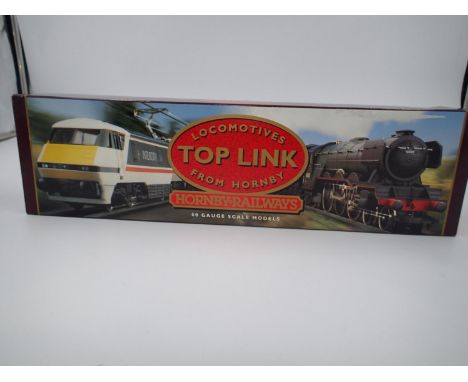 Hornby R242, Britannia class, 70006, Robert Burns, green, early crest, limited edition 0245/2000, excellent condition, storag