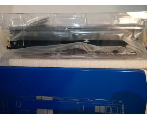 OO scale Dapol 4D-006-018 class 73 diesel, 73120, blue, near mint, boxed. UK P&amp;P Group 1 (£16+VAT for the first lot and £