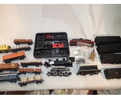 ON16.5 and HO American Outline locomotive and tender plus wagons, require attention, spares or repair. UK P&amp;P Group 2 (£2