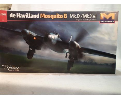HK Models 1/32 scale plastic kit, De Havillard Mosquito B, L: 400 mm, span: 515 mm, as new, boxed. UK P&amp;P Group 1 (£16+VA