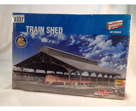 HO scale Walthers train shed kit, approximately 57 x 35 x 16 cm H, new, factory sealed. UK P&amp;P Group 2 (£20+VAT for the f