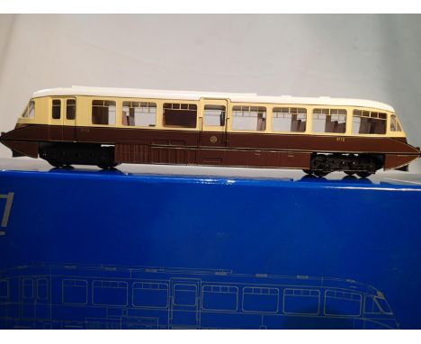 OO scale Dapol 4D-011-001, streamlined railcar, GWR chocolate/cream, No. 12, near mint, boxed. UK P&amp;P Group 1 (£16+VAT fo