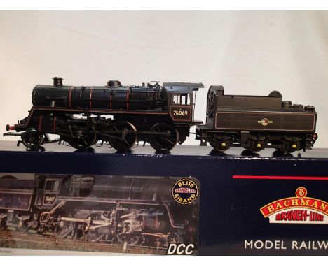 OO scale Bachmann 32-951, class 4MT, 76069, BR black, late crest, missing coal from tender, excellent condition, box with wea