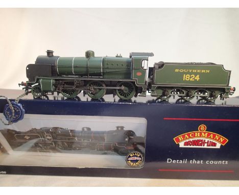 OO scale Bachmann 32-153 N class, 1824, Southern lined green, near mint, storage wear to box. UK P&amp;P Group 1 (£16+VAT for