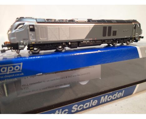 N gauge, Dapol 2D-022-003, class 68, Oxford Flyer, 68010, Chiltern livery, near mint, no paperwork, storage wear to box. UK P