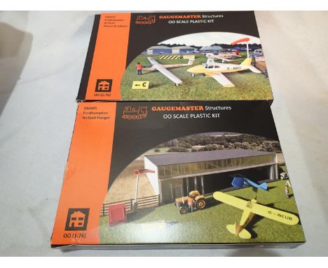 Two Gaugemaster kits, GM445 Ford Hampton Airfield Hangar, and GM443 Ford Hampton Airfield planes and gliders, as new, ex shop