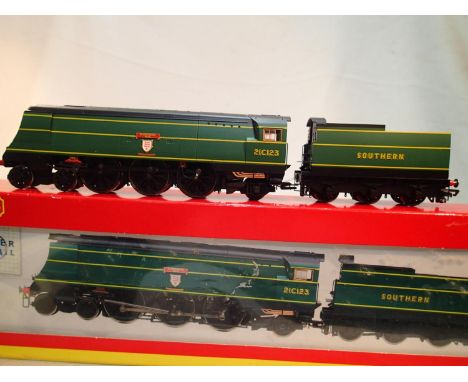 OO scale Hornby R2219 West Country class, Blackmoor Vale, 21C123, SR green, near mint, box with wear. UK P&amp;P Group 1 (£16