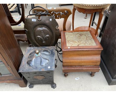 AN ARTS AND CRAFTS COPPER FIRESCREEN, A SIMILAR COAL BUCKET AND A MAHOGANY COMMODE 