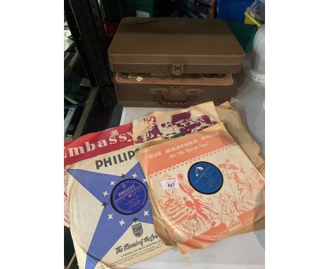 A VINTAGE REGENTONE HANDY-GRAM RECORD PLAYER AND VINTAGE RECORDS 