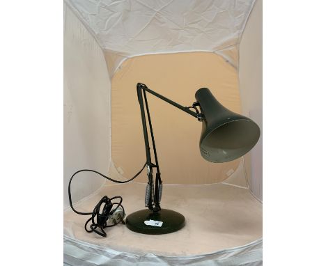 A VINTAGE SPRING ACTION GREEN ENAMEL HEAVY ANGLE POISE TABLE LAMP 