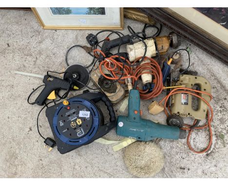 VARIOUS TOOLS TO INCLUDE A JIGSAW, GLUE GUN, DRILL ETC 