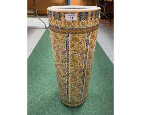 A LARGE DECORATIVE CERAMIC UMBRELLA STAND 