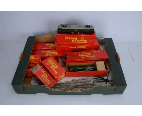 Tri-ang  00 gauge boxed Locomotives Coaches and Catenary accessories,  comprising R53 4-6-2 Locomotive BR green 46201 'Prince