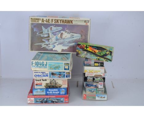 WW1 and Later Military  and Military Aircraft Kits of US/UK and Far Eastern Manufacture, all boxed, Aurora 1/4" scale model 1