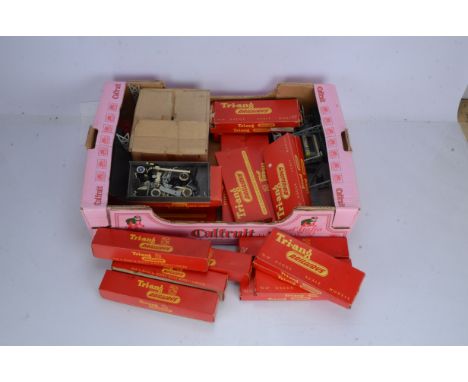 Tri-ang  00 gauge boxed and unboxed Locomotive Coaches Track and accessories,  including unboxed Jinty 3F 0-6-0 Locomotive bl