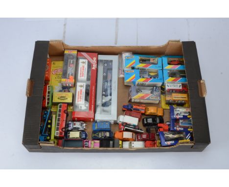 Modern Diecast and Plastic 1:64/1:87/1:76  Scale Models, mainly unboxed commercial and private vehicles, packaged diecast mod