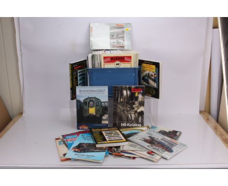 Collection of Collectors Clubs Magazines Hornby TCS HRCA Tri-ang various Catalogues, New Cavendish Hornby 0 Book Ramsey Guide