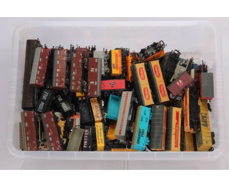 Lima 00 gauge boxed and unboxed freight wagons, including breakdown crane and runners in wrong box, Texaco and Mobil fuel tan