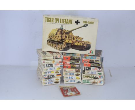 WWII Military Kits and Figure Packs, all boxed, 1:72 scale, Esci Armor 8013 Hummel Howitzer, 8011 Hetzer tank destroyer, 8003