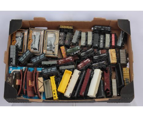 Mainline Airfix and other makers 00 gauge boxed and unboxed freight wagons some modified, comprising Mainline 37154 Cattle wa