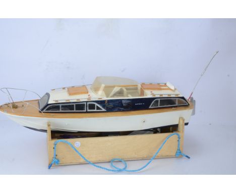 Kitbuilt large 3' long Huntsman 31 Pond Power Boat with petrol engine and Radio Control motors, constructed in wood with whit