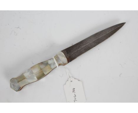 19th Century Indian dagger, possibly Gujarat, with mother of pearl handle and Damascus blade, 23.5cm long