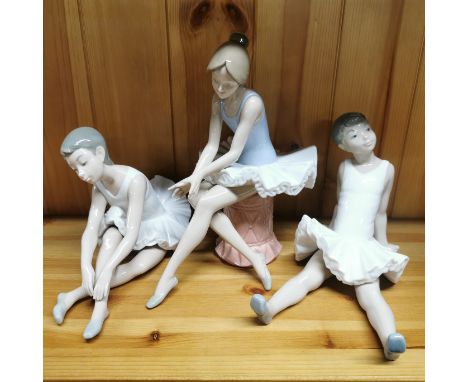 Three Nao ballet dancer figures, tallest H. 22cm.