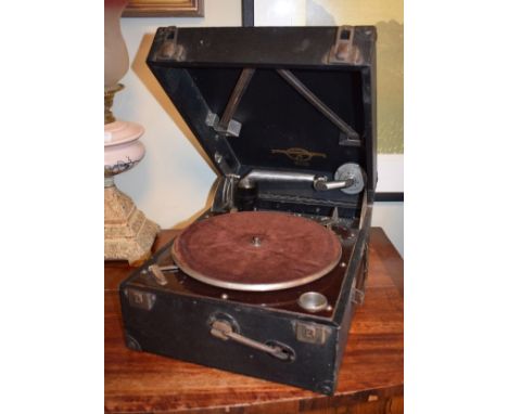 Columbia portable wind-up gramophone   Condition: 