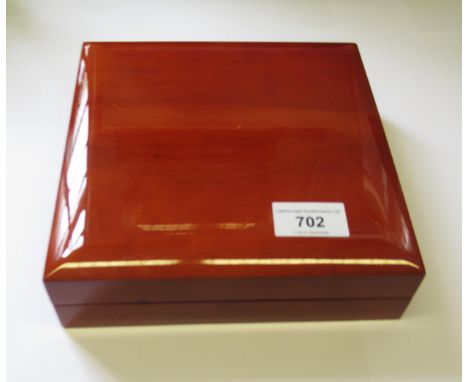 Wooden square ring box 