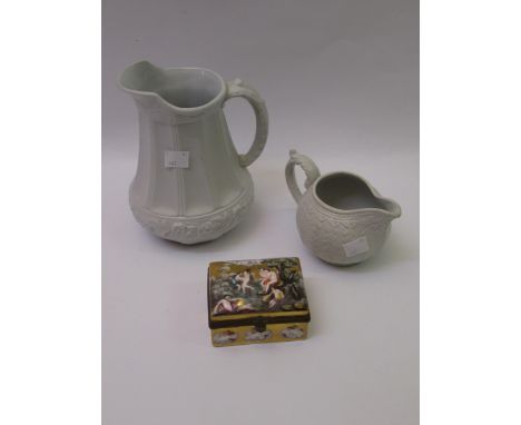 Small Naples porcelain hinged trinket box, the cover relief moulded with bathing figures, together with two 19th century salt