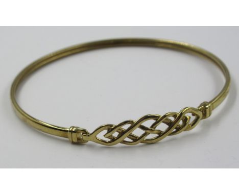 Small 9ct gold Celtic knot design bangle, 3.5g 
