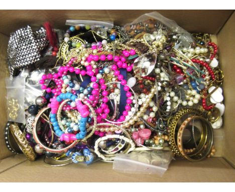 Box containing a large quantity of various costume jewellery, including necklaces etc. 