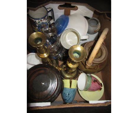 Studio pottery bowl and cover, small quantity of Royal Albert coffee cups and saucers, Shelley jug, studio pottery teapot and