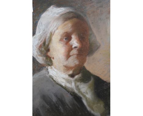 Ernest Brady pastel portrait, head and shoulder of an elderly lady, signed, gilt framed, 35 x 25cm 