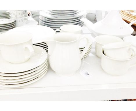 Villeroy & Boch part dinner and tea service 'Manoir', including six meat plates, fish plates, side plates, three bowls, assor