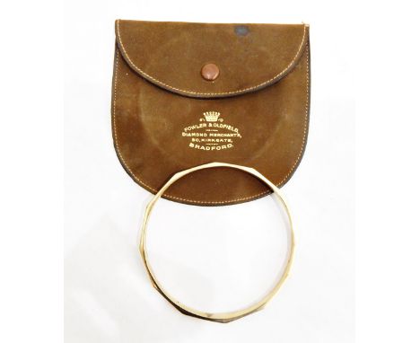 Gold slave bangle, faceted, 7.3g approx., Birmingham 1924 with original pouch (PLEASE NOTE NEW ESTIMATE) 