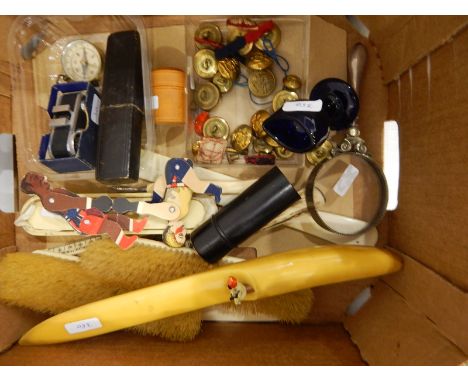 Quantity of military buttons bearing the Royal Artillery badge, a turned sycamore miniature box, cylindrical, camera accessor